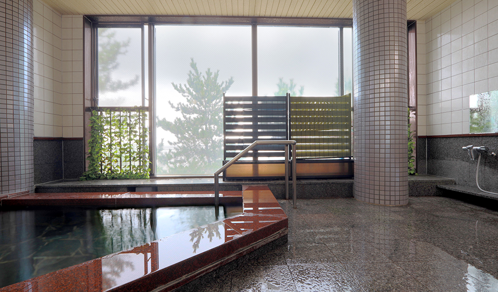 日本海を望む展望風呂